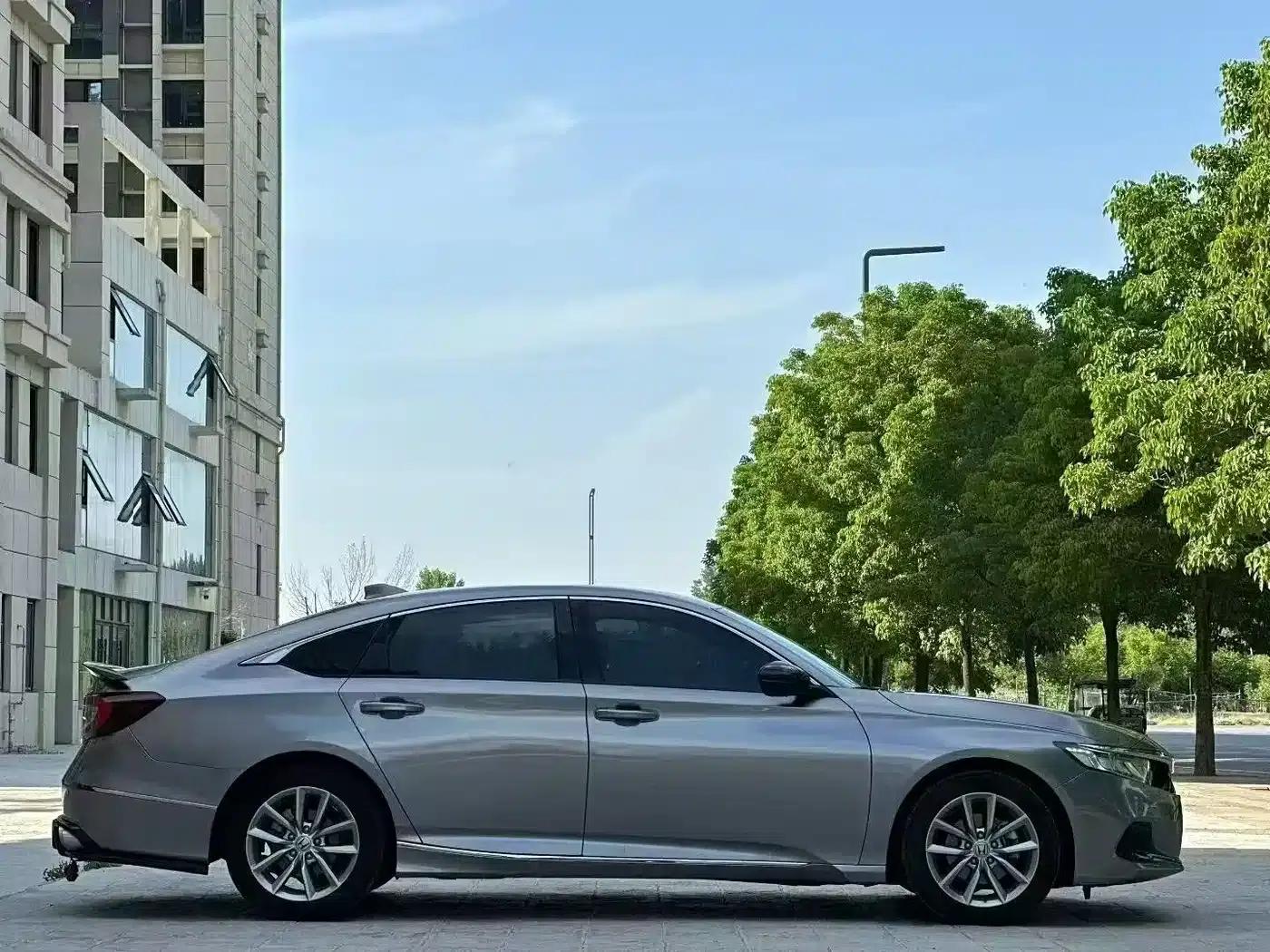 2022 Honda Accord 260TURBO Luxury Edition — миниатюра 9