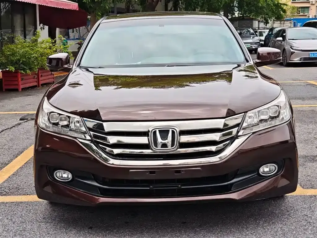 2015 Honda Accord 2.4L EX Luxury Edition — миниатюра 2