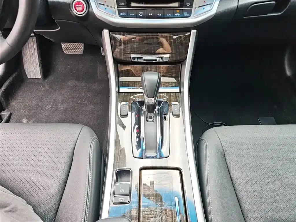2015 Honda Accord 2.4L EX Luxury Edition — миниатюра 16