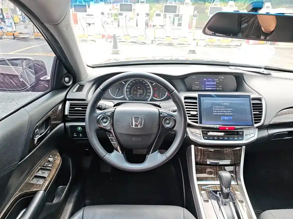 2015 Honda Accord 2.4L EX Luxury Edition — миниатюра 18