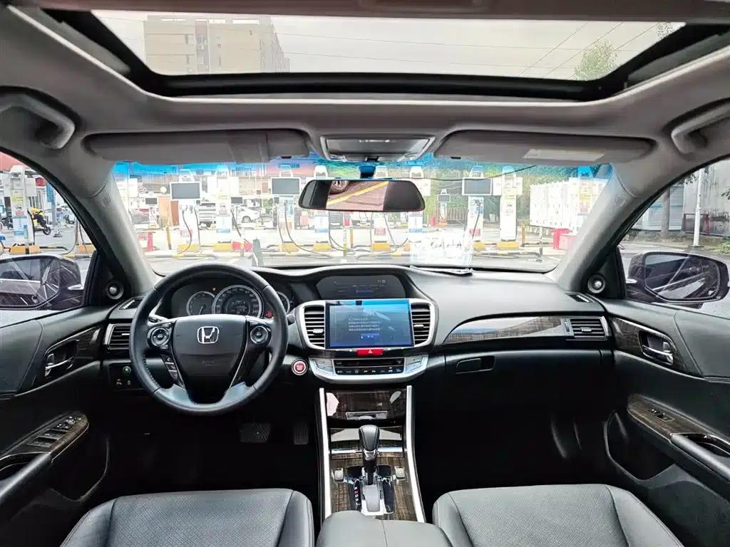 2015 Honda Accord 2.4L EX Luxury Edition — миниатюра 19