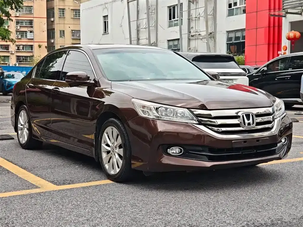 2015 Honda Accord 2.4L EX Luxury Edition — миниатюра 3