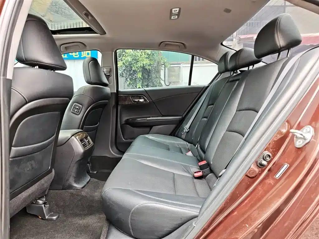 2015 Honda Accord 2.4L EX Luxury Edition — миниатюра 24