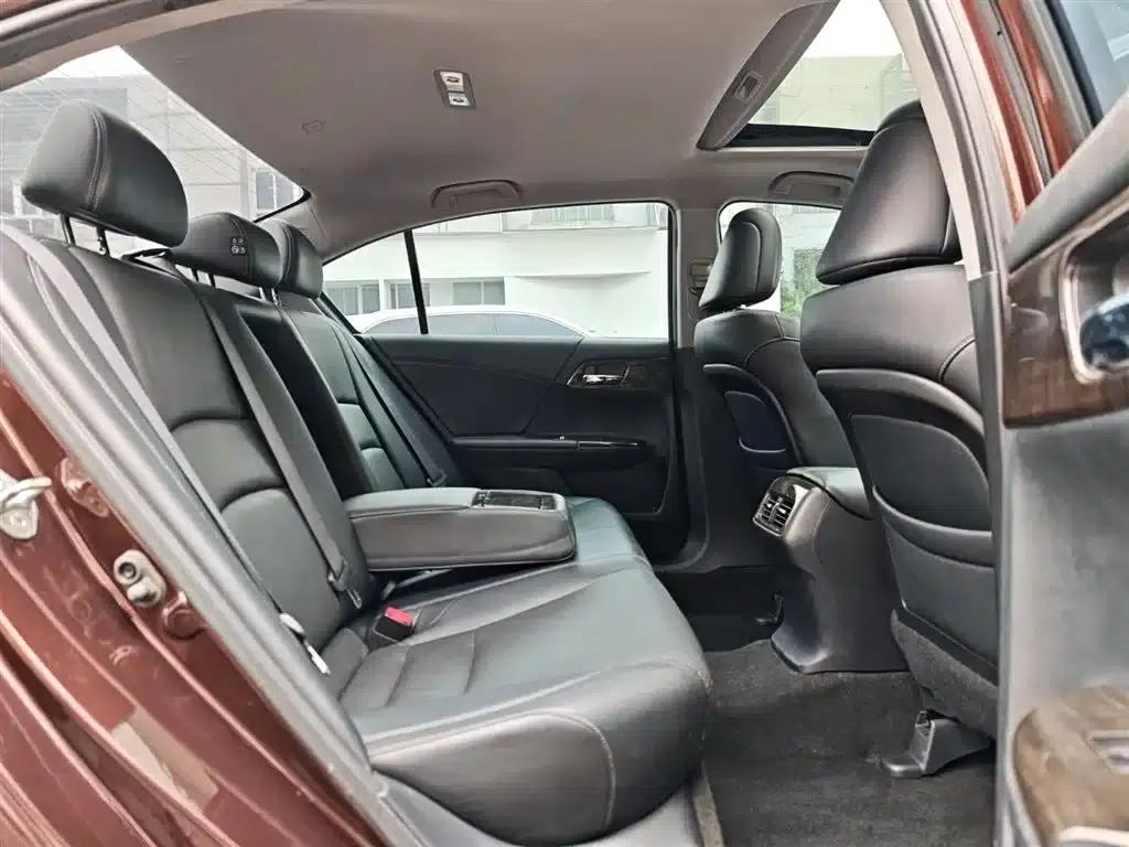 2015 Honda Accord 2.4L EX Luxury Edition — миниатюра 25