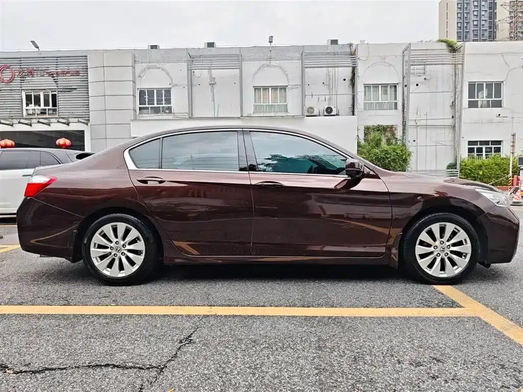 2015 Honda Accord 2.4L EX Luxury Edition — миниатюра 4