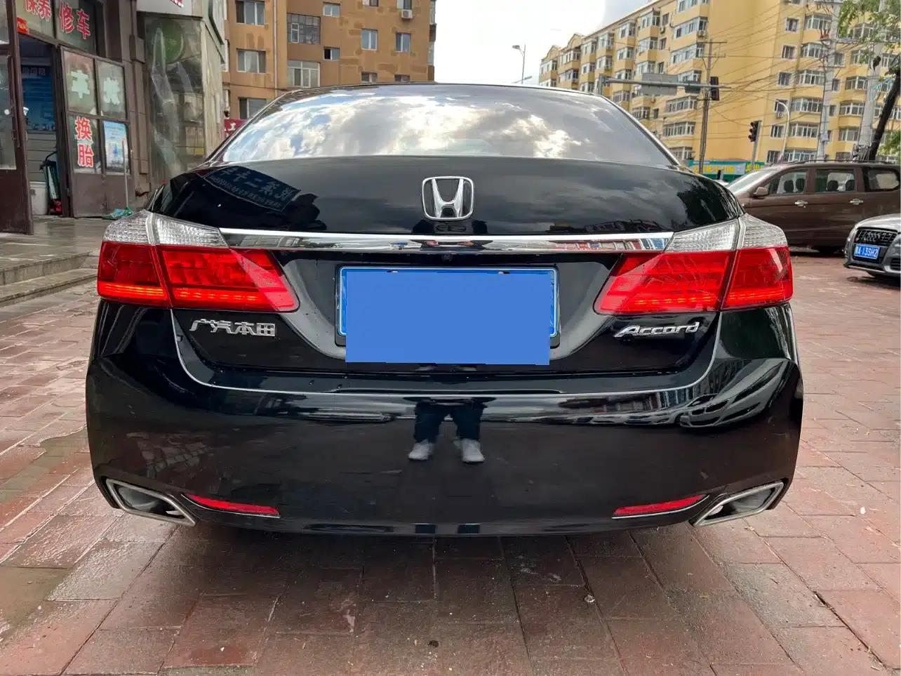 2015 Honda Accord 2.0L LXS Elite Edition — миниатюра 6