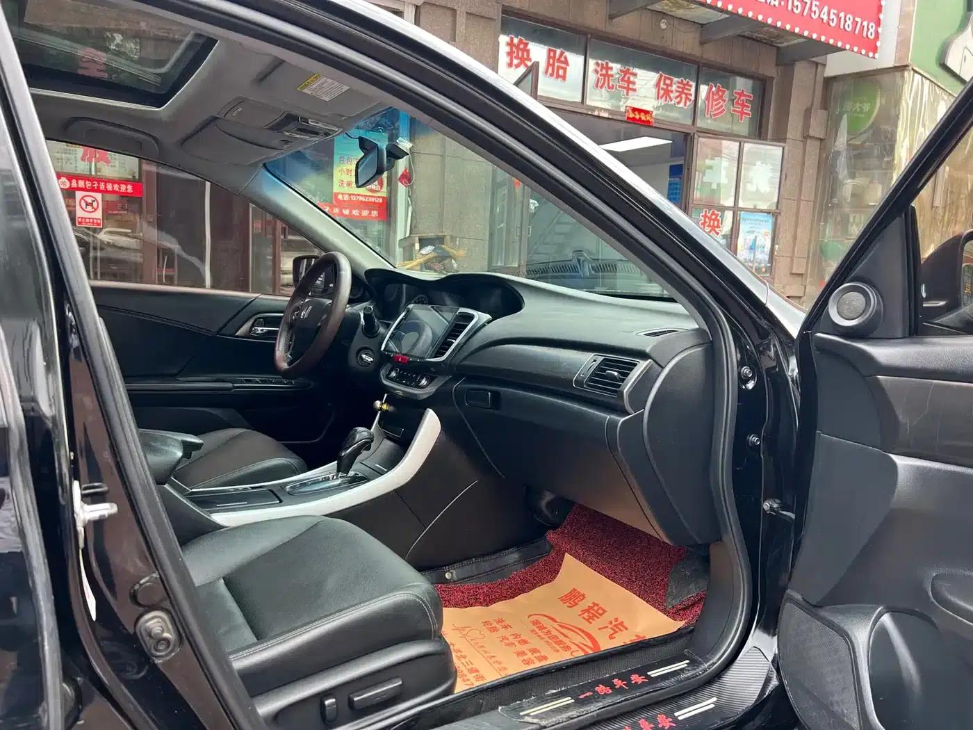 2015 Honda Accord 2.0L LXS Elite Edition — миниатюра 8