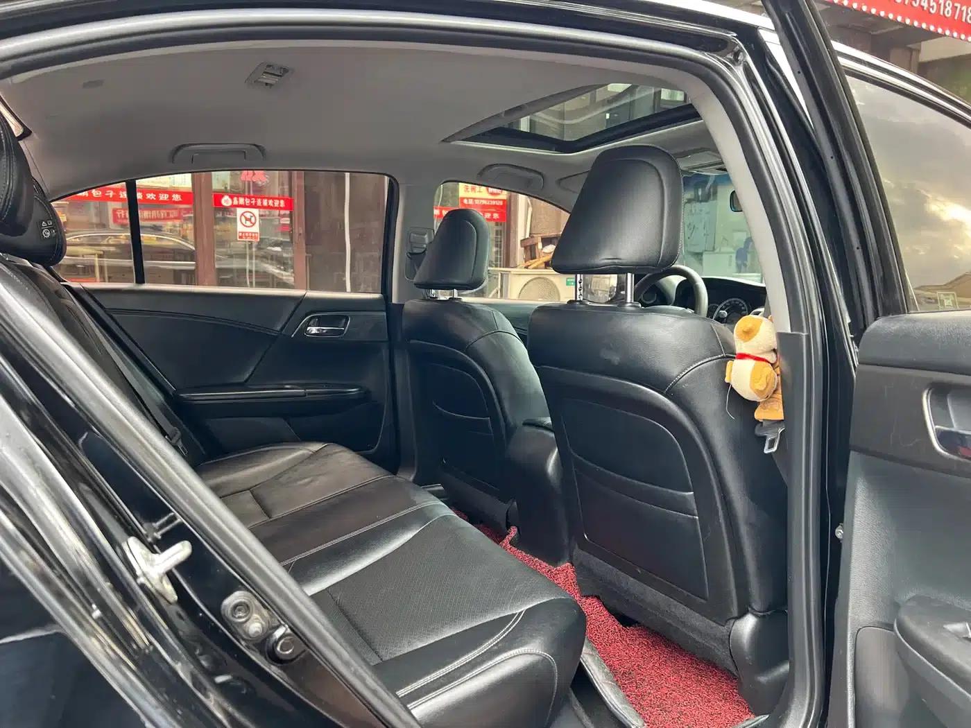 2015 Honda Accord 2.0L LXS Elite Edition — миниатюра 9