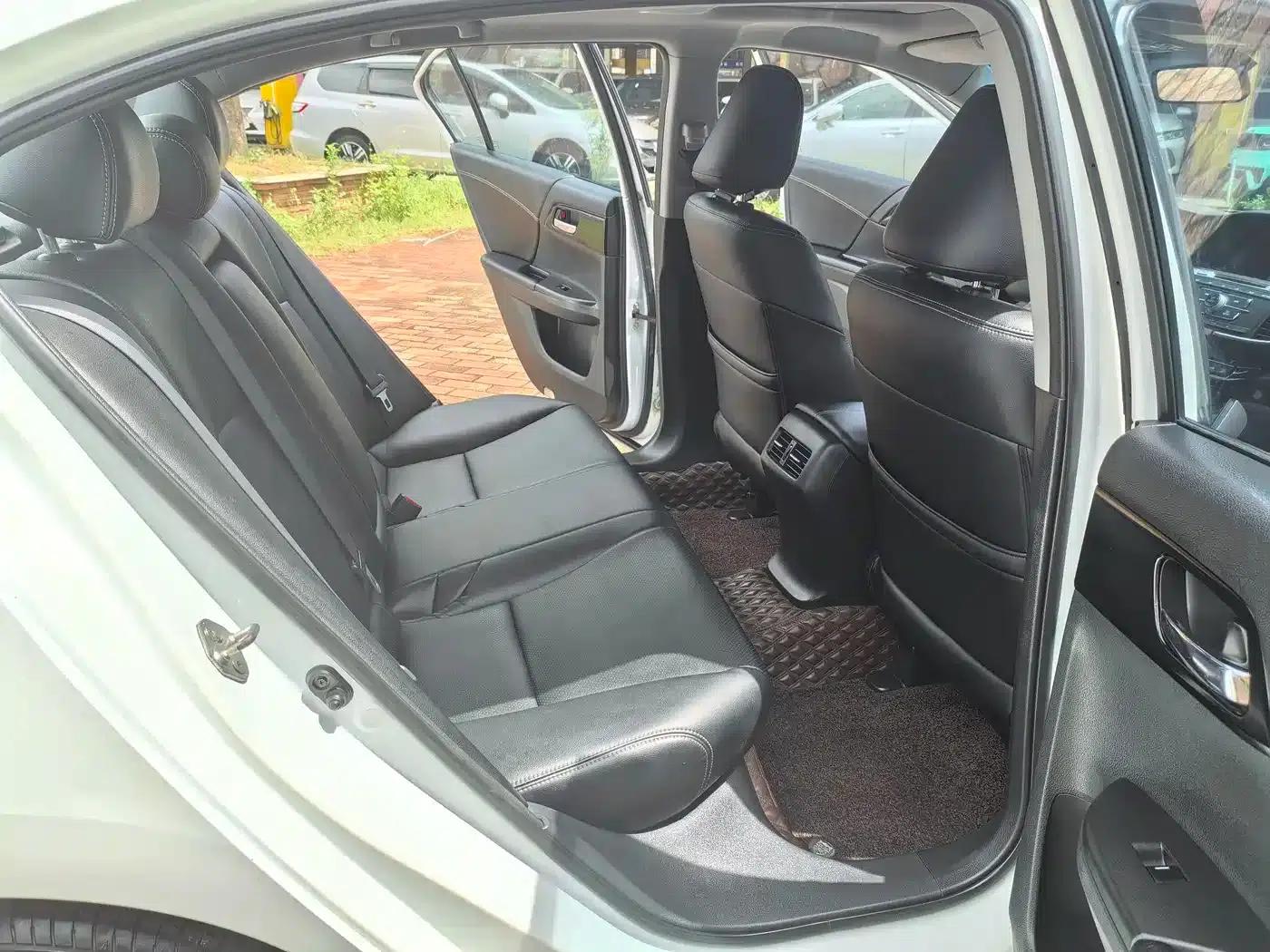 Accord 2016 2.0L Elite Edition — миниатюра 11