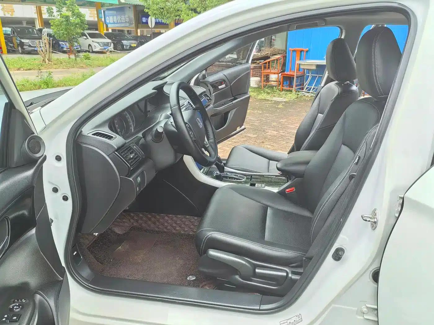 Accord 2016 2.0L Elite Edition — миниатюра 12