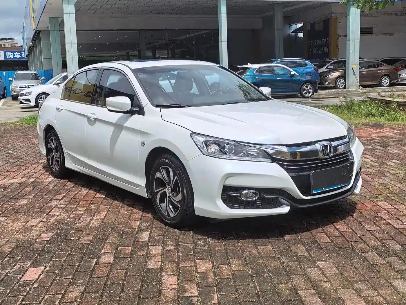Accord 2016 2.0L Elite Edition — миниатюра 3