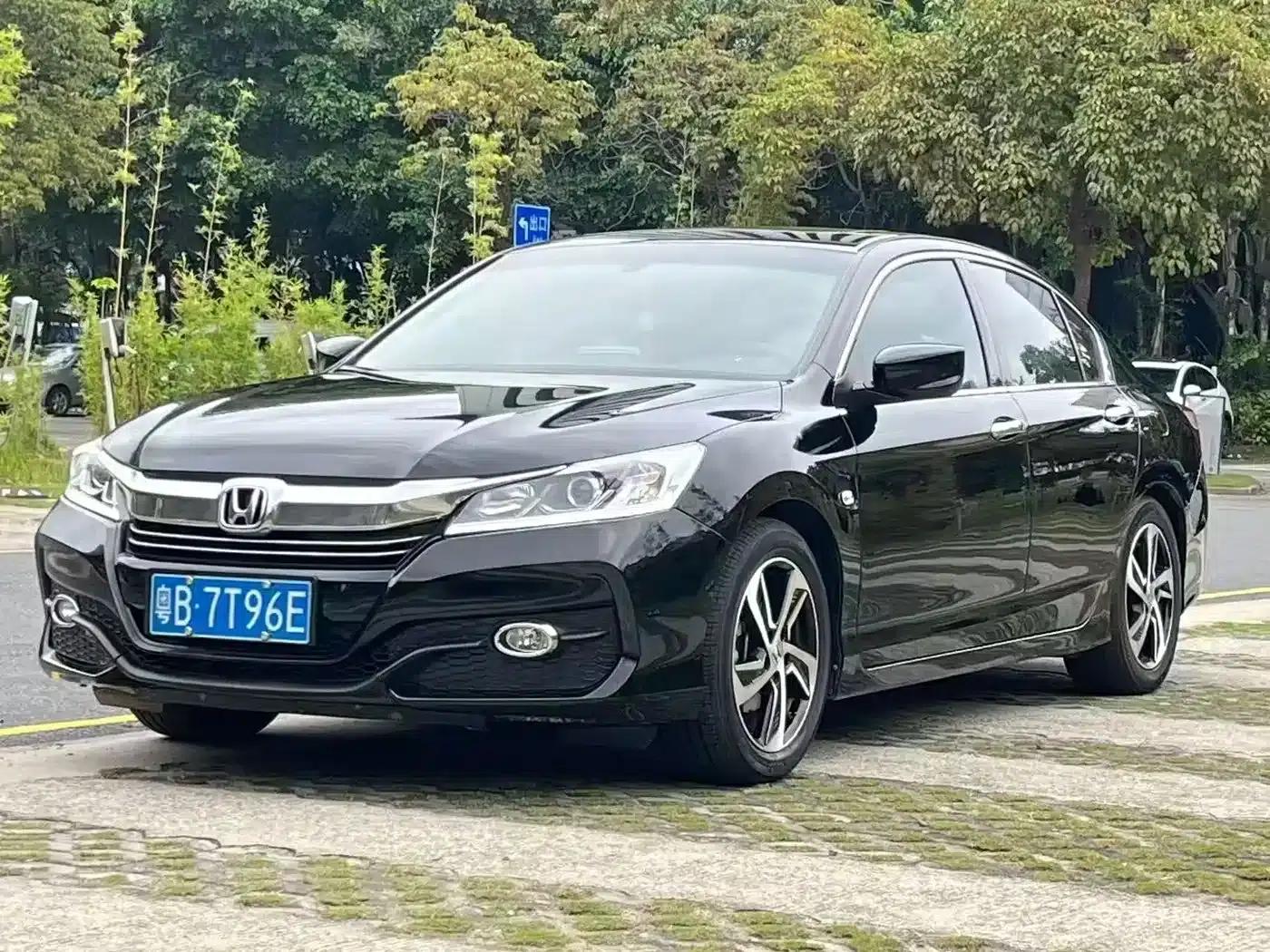 2016 Honda Accord 2.0L Comfort Edition — миниатюра 1