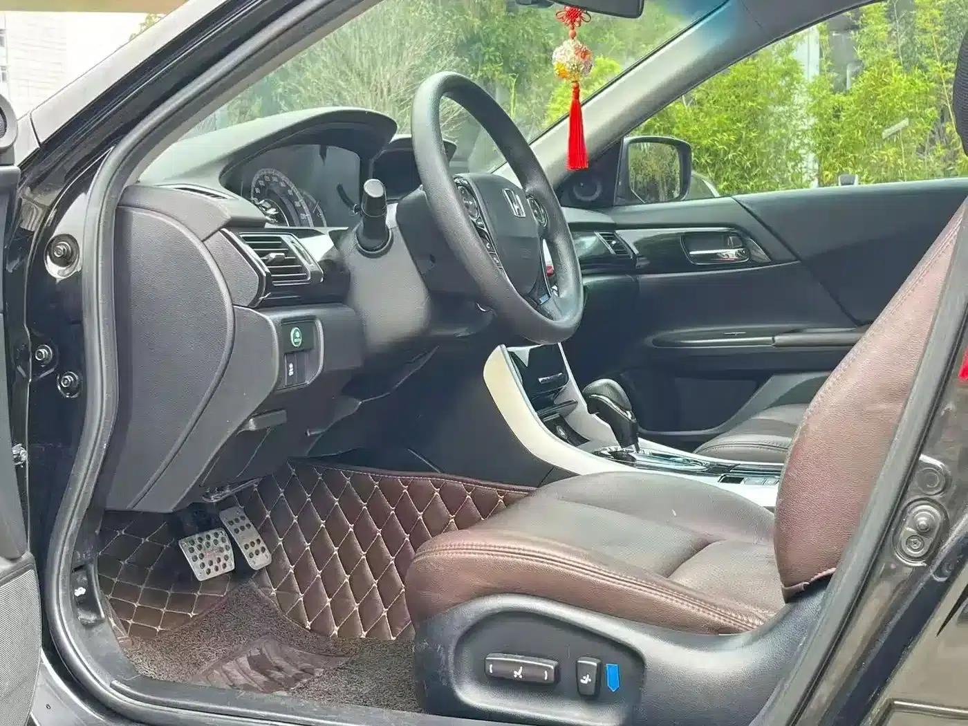 2016 Honda Accord 2.0L Comfort Edition — миниатюра 3