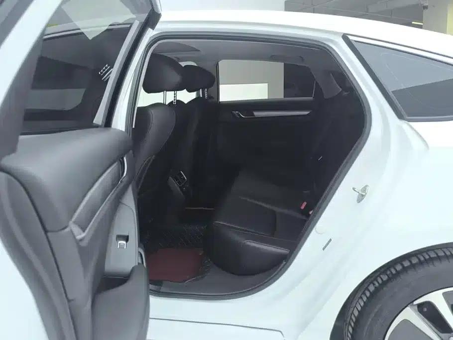 2022 Honda Accord Hybrid 2.0L Elite Edition — миниатюра 11