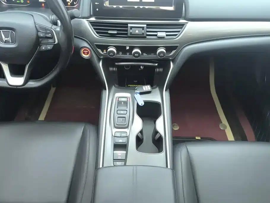 2022 Honda Accord Hybrid 2.0L Elite Edition — миниатюра 16