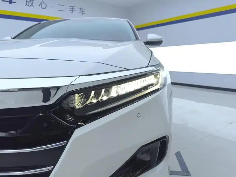 2022 Honda Accord Hybrid 2.0L Elite Edition — миниатюра 5