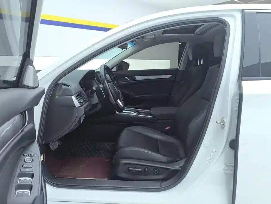 2022 Honda Accord Hybrid 2.0L Elite Edition — миниатюра 9