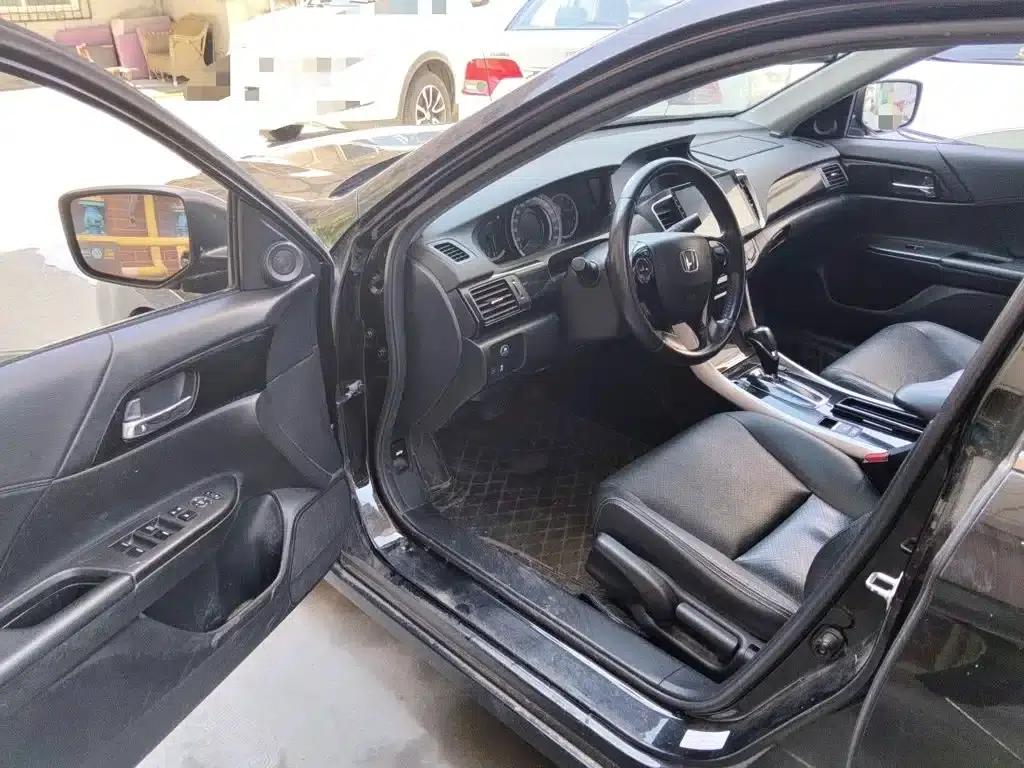 Accord 2016 2.0L Elite Edition — миниатюра 17