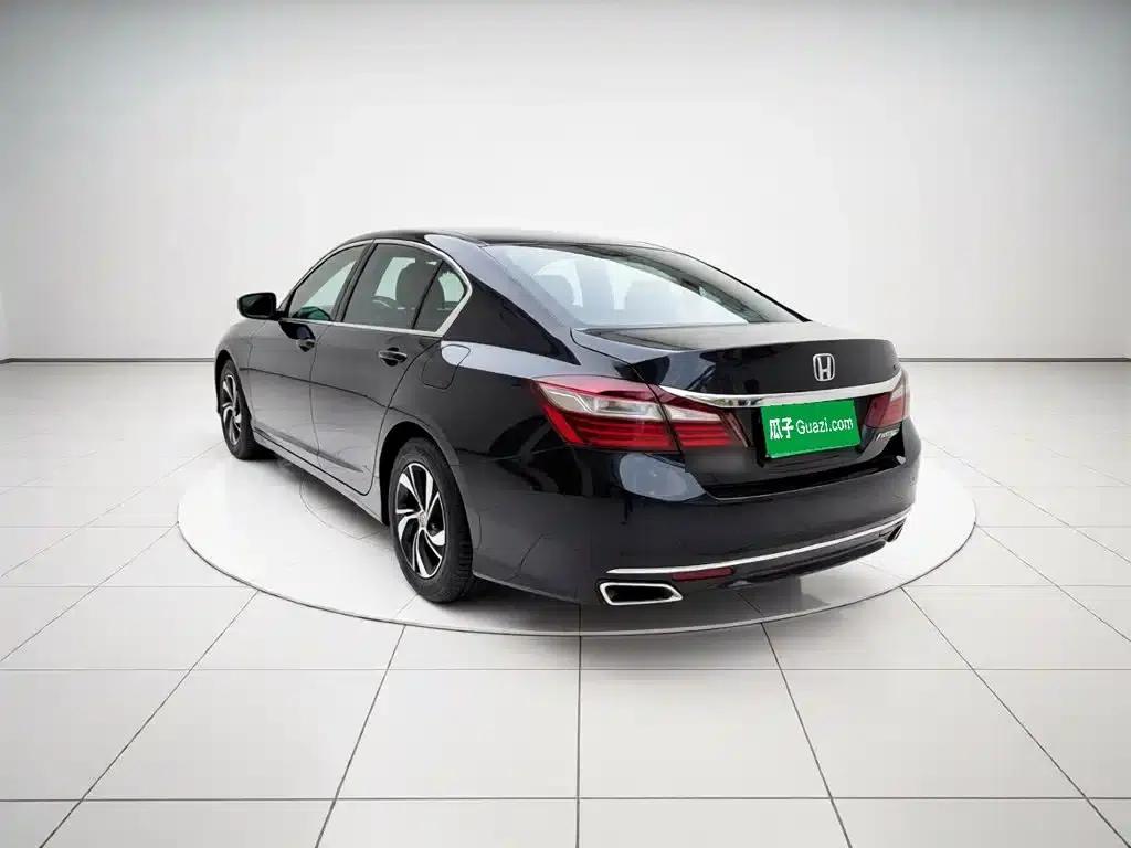 Accord 2016 2.0L Elite Edition — миниатюра 4