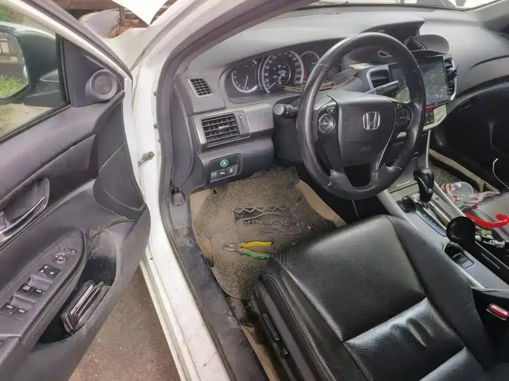 2015 Honda Accord 2.0L EX Luxury Edition — миниатюра 14