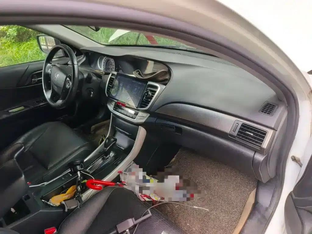 2015 Honda Accord 2.0L EX Luxury Edition — миниатюра 20