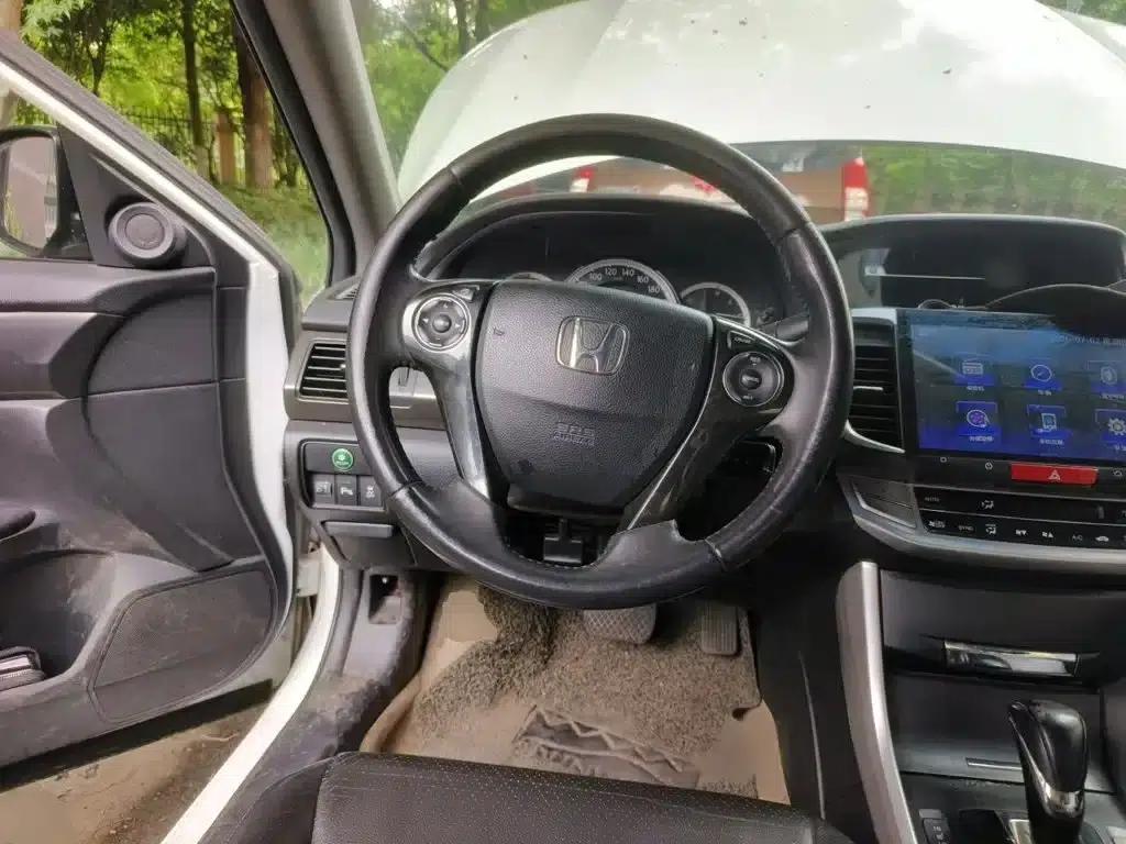 2015 Honda Accord 2.0L EX Luxury Edition — миниатюра 3
