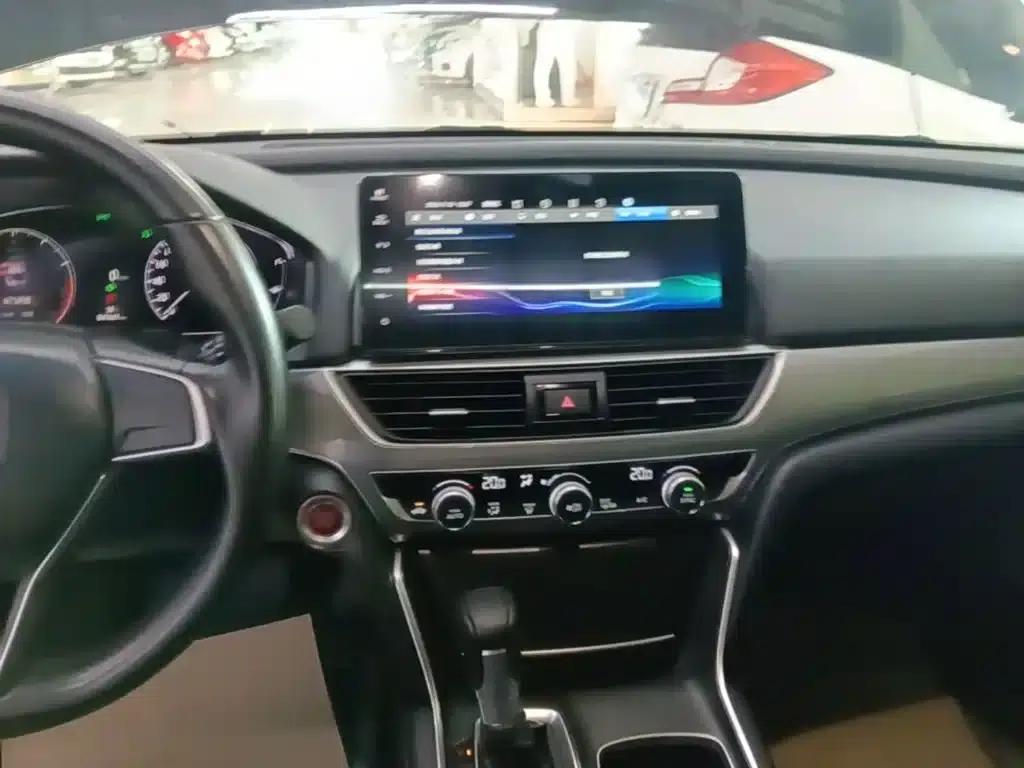 2022 Honda Accord 260TURBO Luxury Edition — миниатюра 13