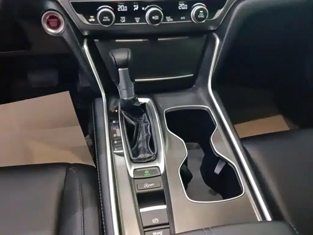 2022 Honda Accord 260TURBO Luxury Edition — миниатюра 14
