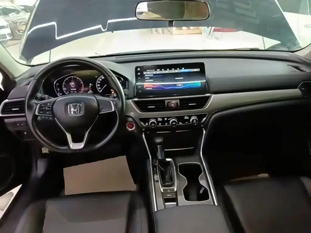 2022 Honda Accord 260TURBO Luxury Edition — миниатюра 10