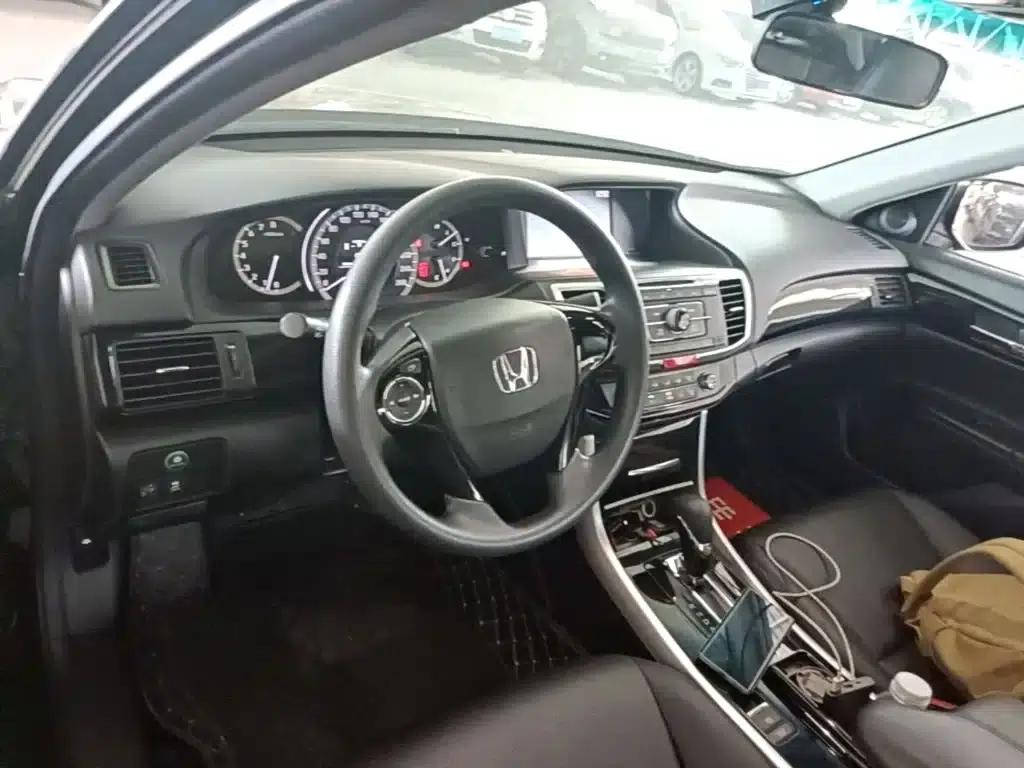 2016 Honda Accord 2.0L Comfort Edition — миниатюра 10