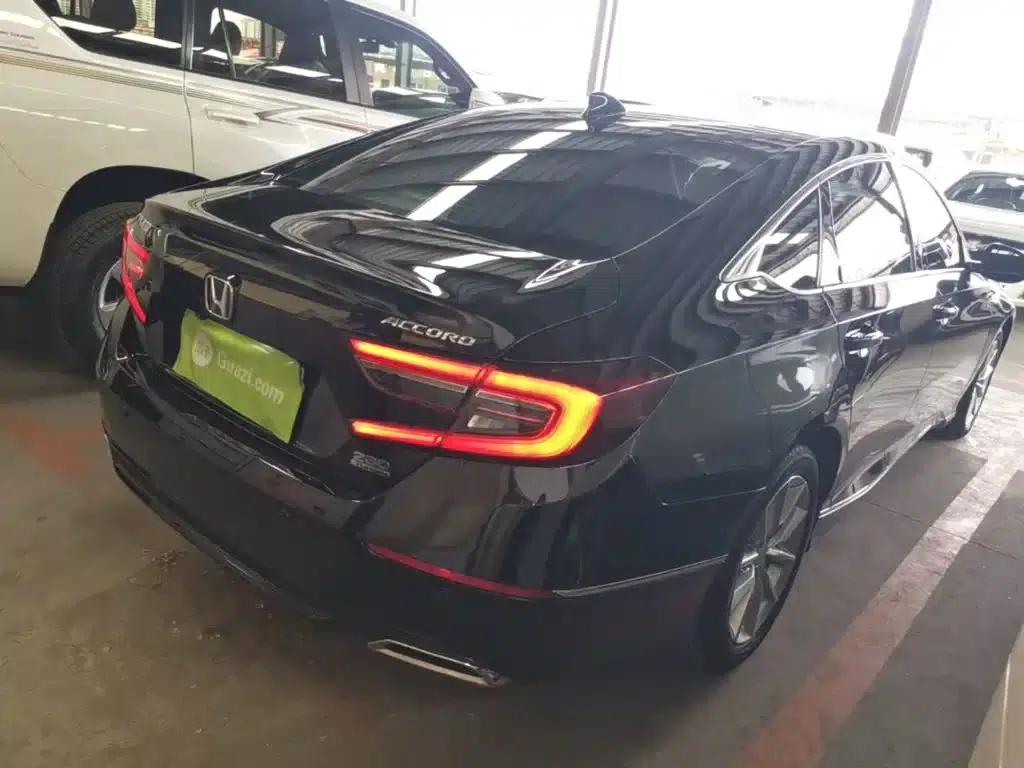 2022 Honda Accord 260TURBO Luxury Edition — миниатюра 7