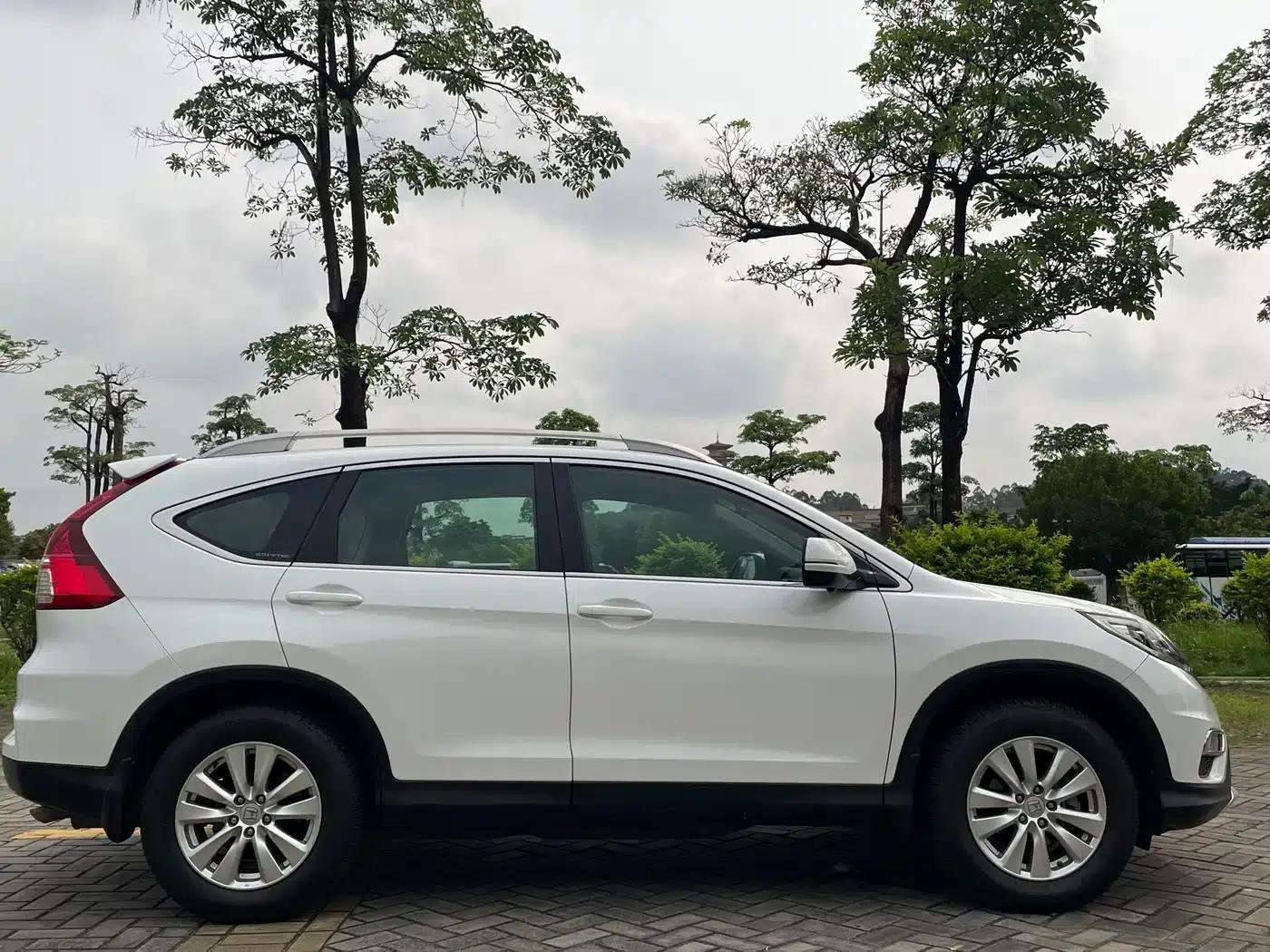 Honda CR-V 2016 2.0L 2WD Classic Edition — миниатюра 18