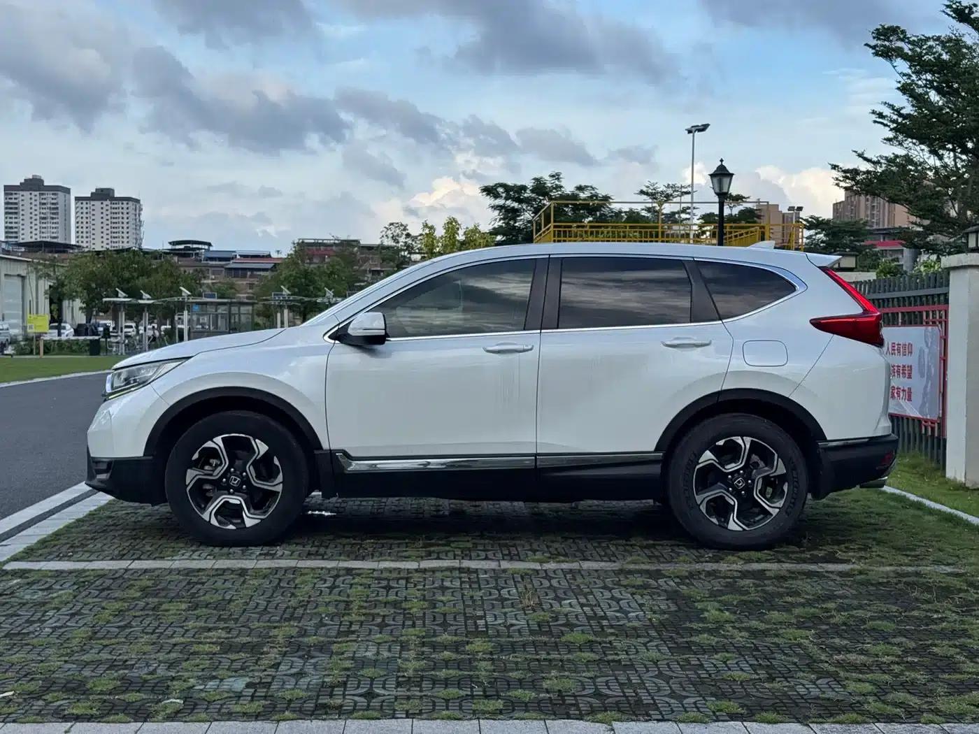Honda CR-V 2017 240TURBO CVT 4WD Premium Edition — миниатюра 33