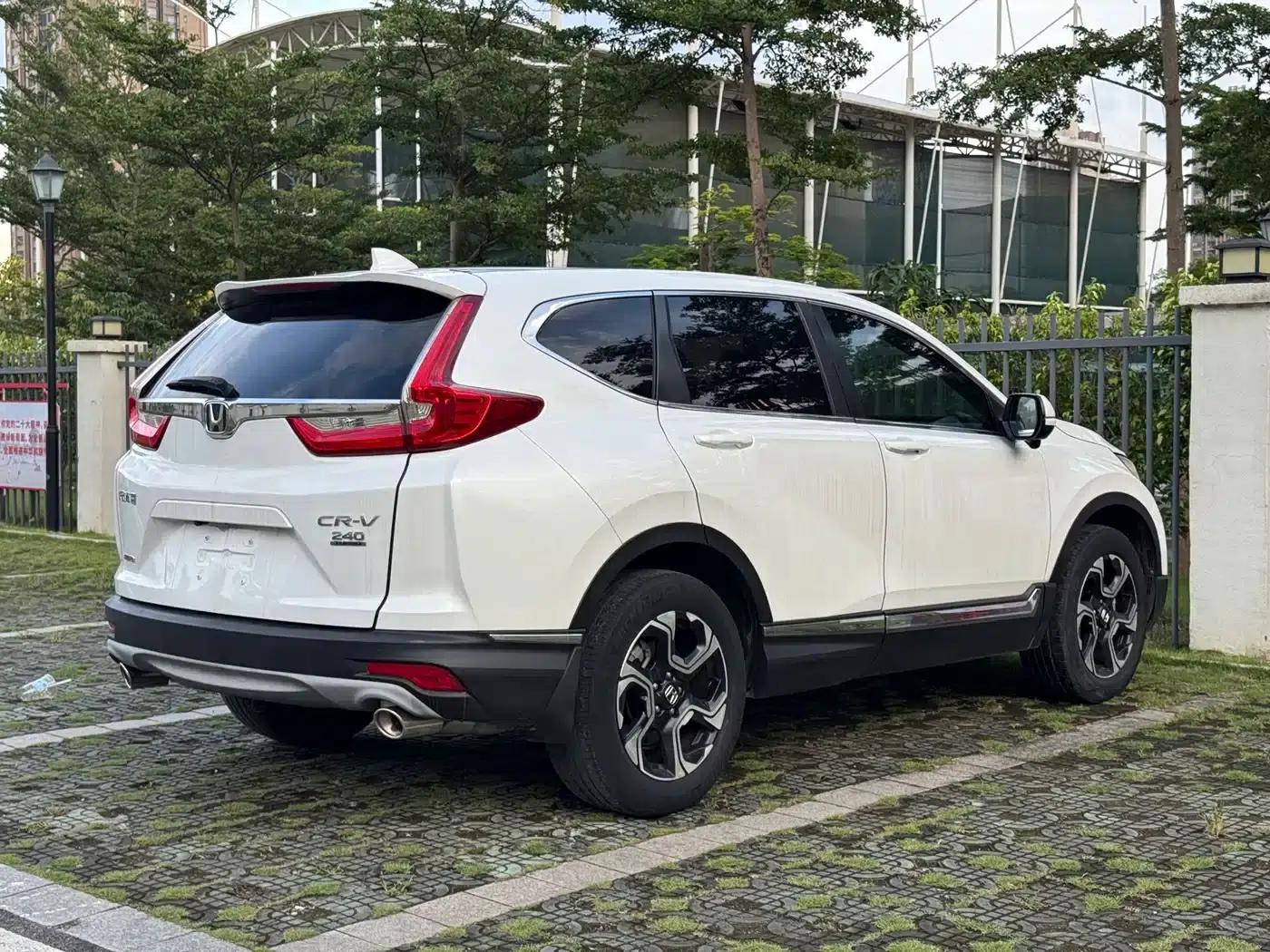 Honda CR-V 2017 240TURBO CVT 4WD Premium Edition — миниатюра 37