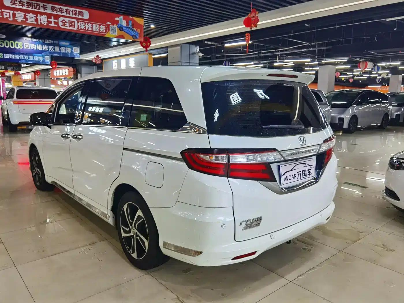 2017 Odyssey 2.4L Luxury Edition — миниатюра 2
