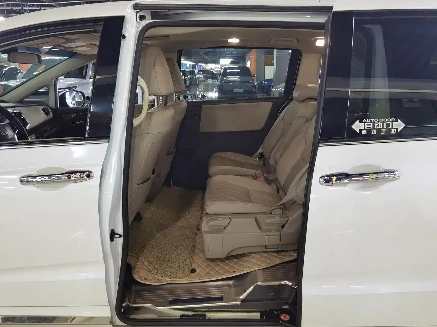 2017 Odyssey 2.4L Luxury Edition — миниатюра 7