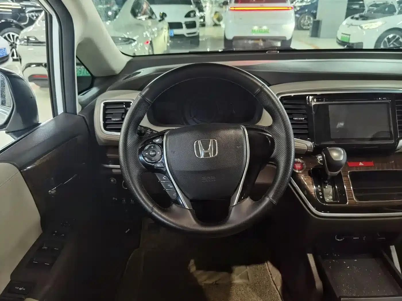 2017 Odyssey 2.4L Luxury Edition — миниатюра 9