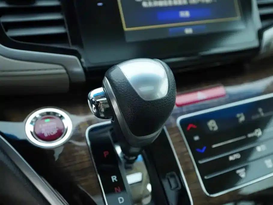 2017 Odyssey 2.4L Luxury Edition — миниатюра 9