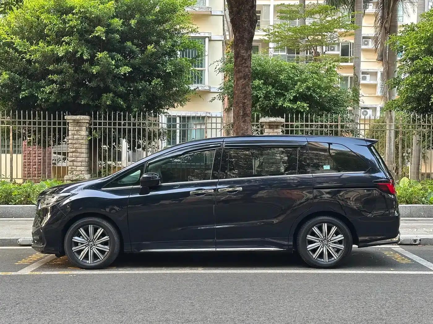 Odyssey 2022 2.0L e:HEV Elite Edition — миниатюра 13