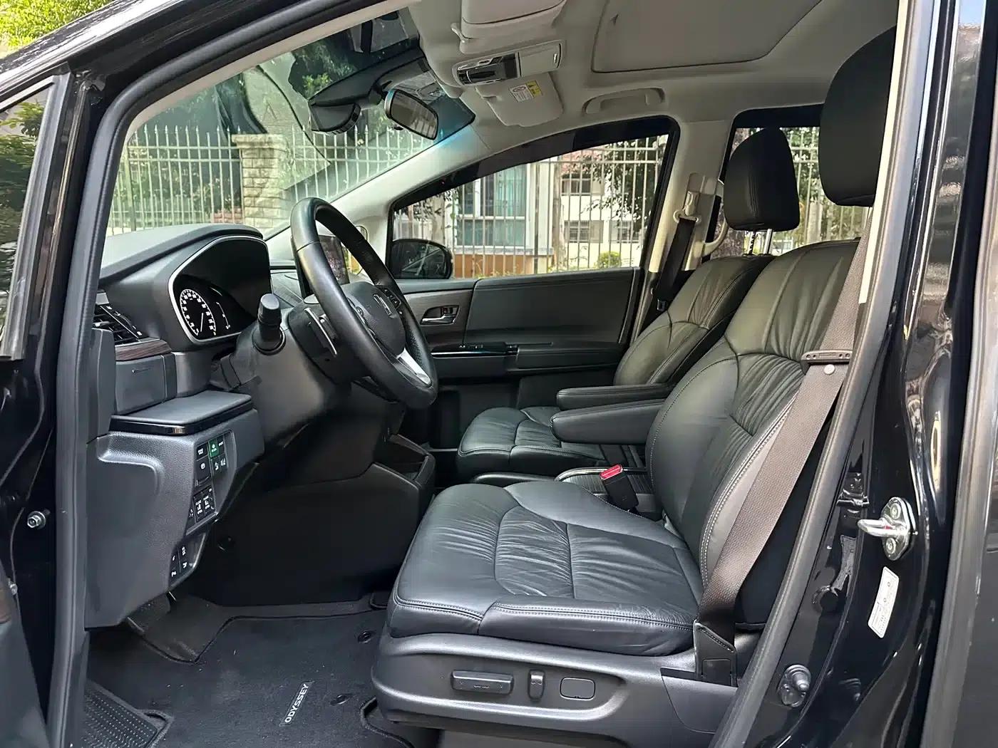 Odyssey 2022 2.0L e:HEV Elite Edition — миниатюра 3