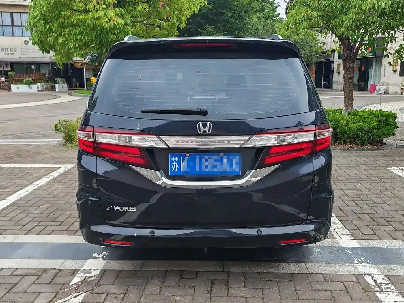 2015 Odyssey Facelift 2.4L Luxury Edition — миниатюра 5