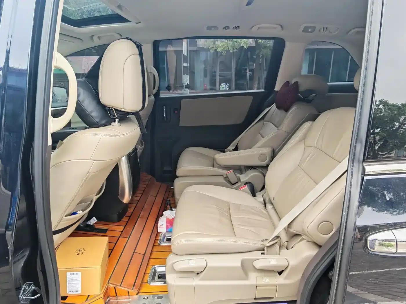 2015 Odyssey Facelift 2.4L Luxury Edition — миниатюра 9