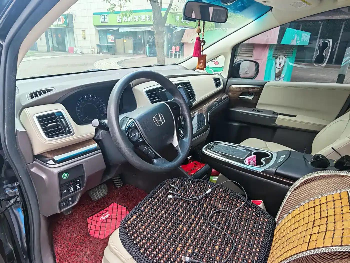 2015 Odyssey Facelift 2.4L Luxury Edition — миниатюра 10
