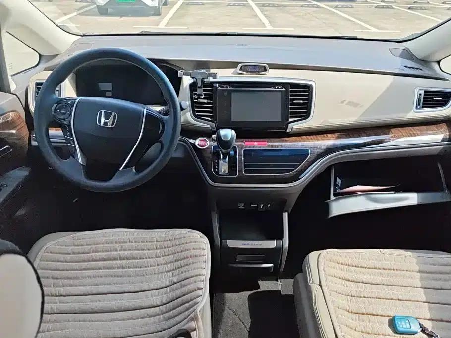 2017 Odyssey 2.4L Luxury Edition — миниатюра 12