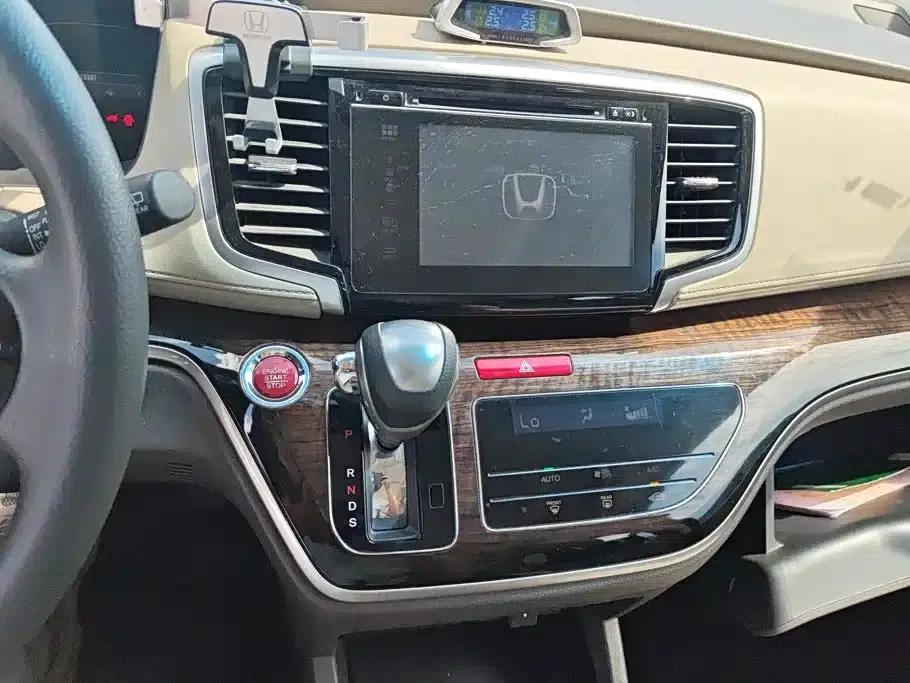 2017 Odyssey 2.4L Luxury Edition — миниатюра 13