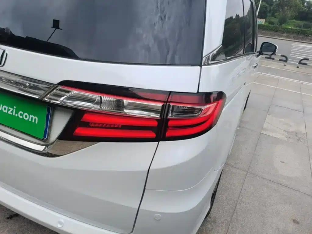 2015 Odyssey Facelift 2.4L Smart Edition — миниатюра 8