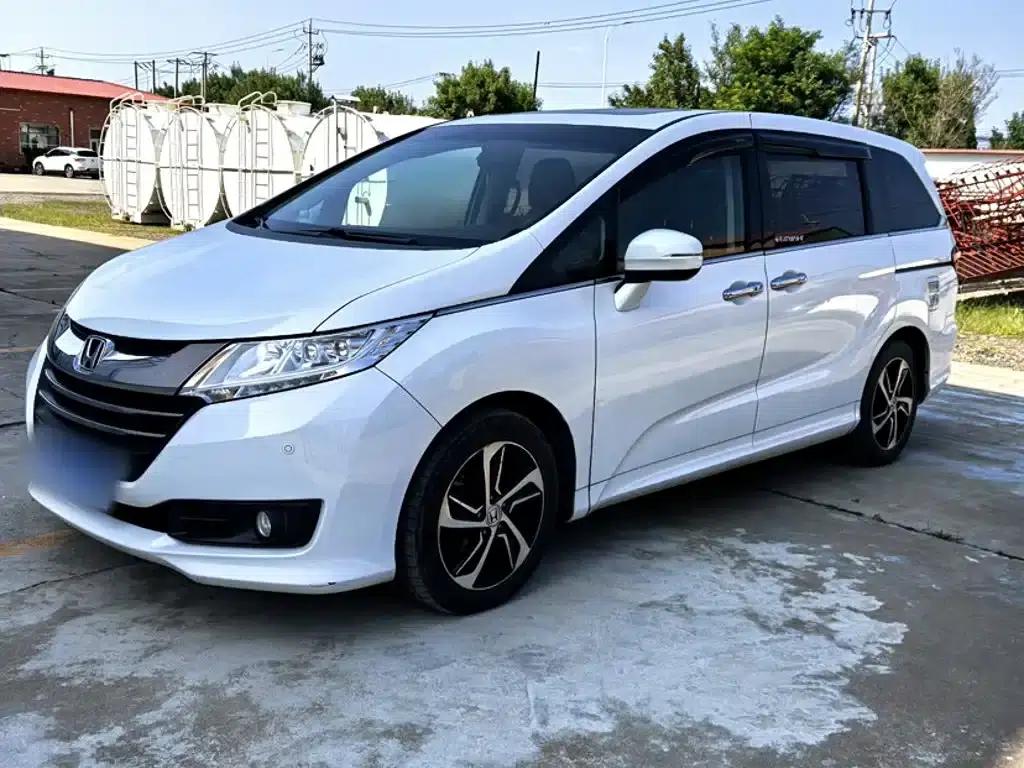 2015 Odyssey Facelift 2.4L Smart Edition — миниатюра 1