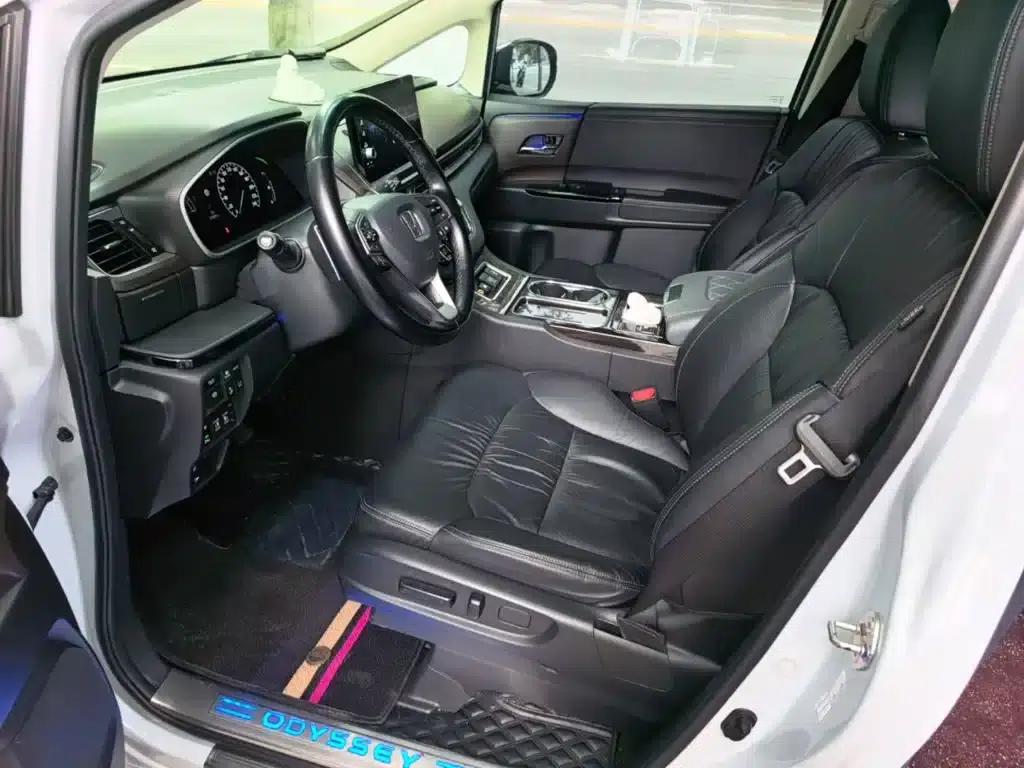 2022 Odyssey 2.0L e:HEV Elite Supreme Edition — миниатюра 15