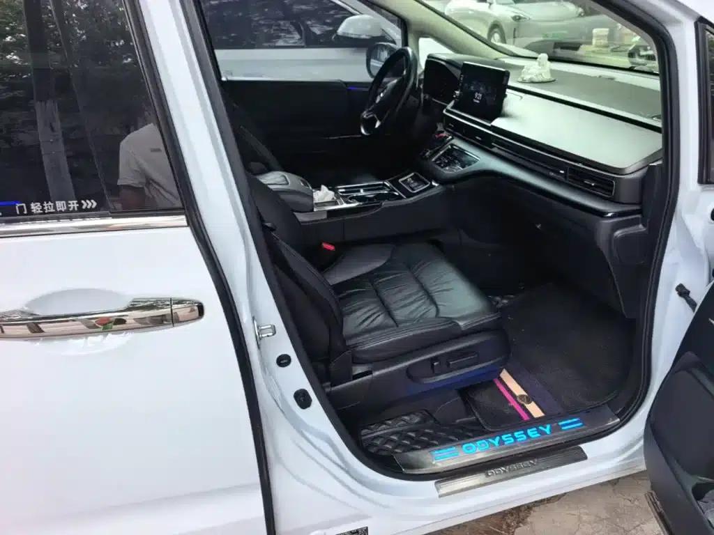 2022 Odyssey 2.0L e:HEV Elite Supreme Edition — миниатюра 25