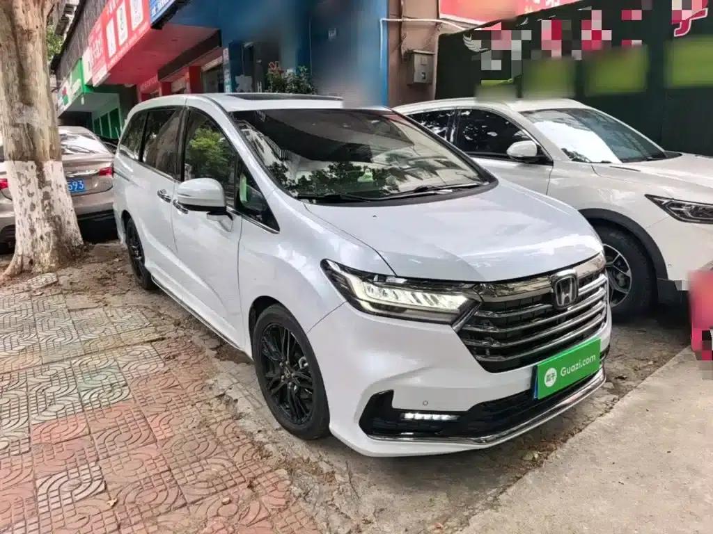2022 Odyssey 2.0L e:HEV Elite Supreme Edition — миниатюра 4